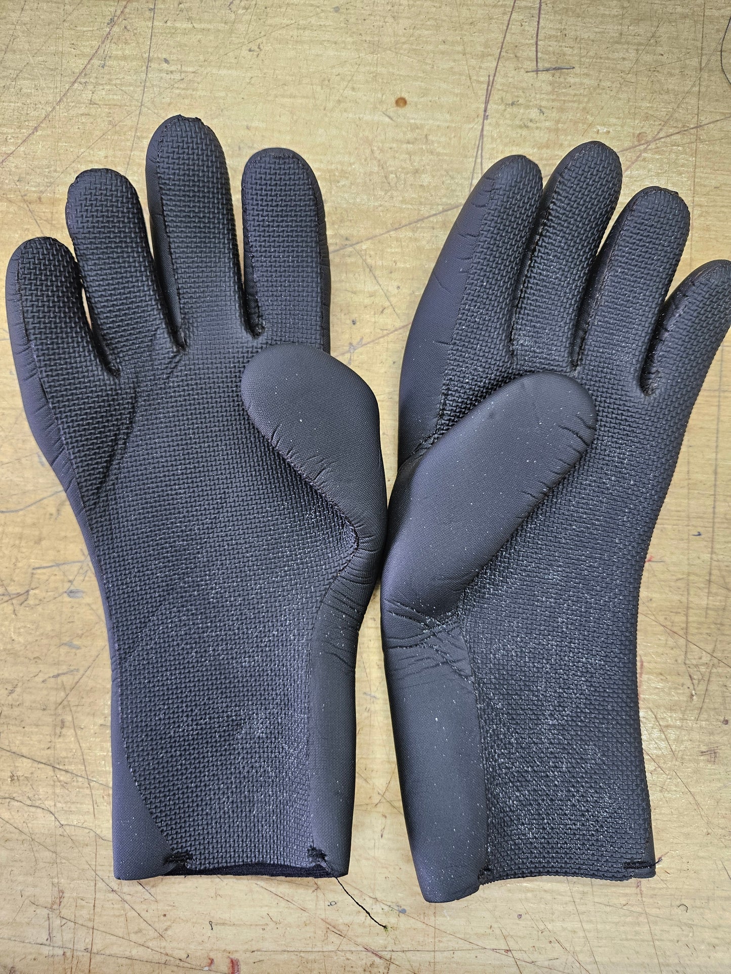 3mm Gloves (MEDIUM) #G8