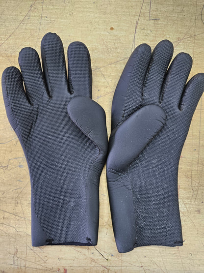 3mm Gloves (MEDIUM) #G8