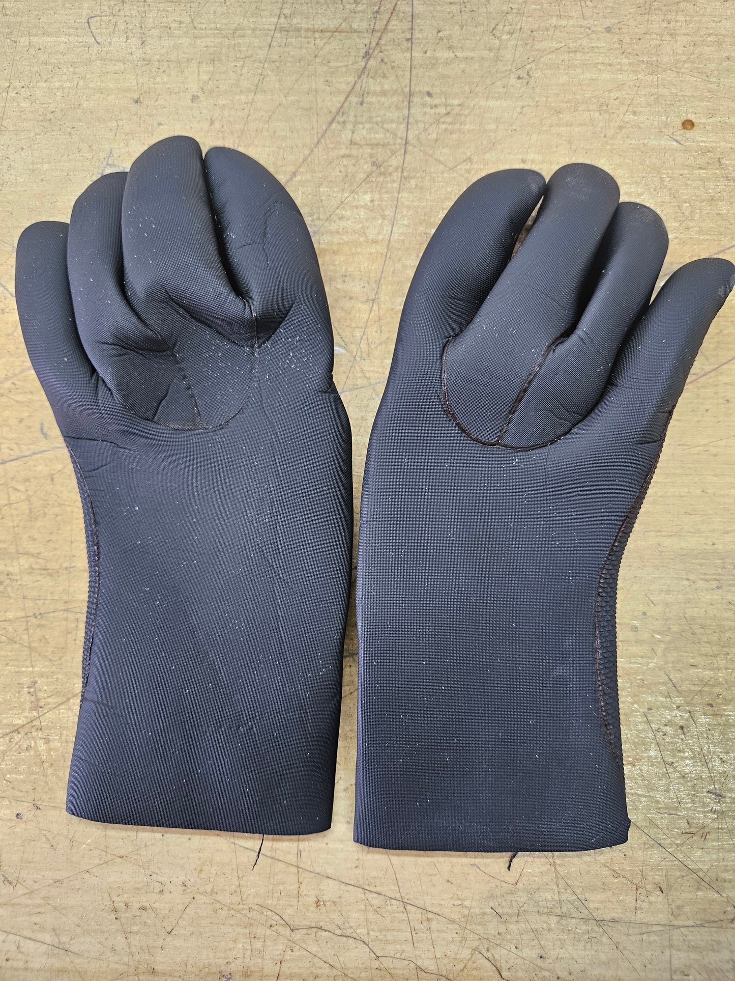 3mm Gloves (SMALL) #G16