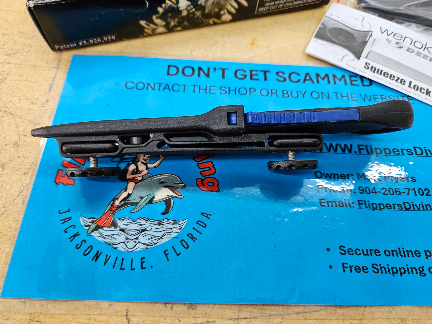 Wenoka Squeeze Lock Dive Knife #K23