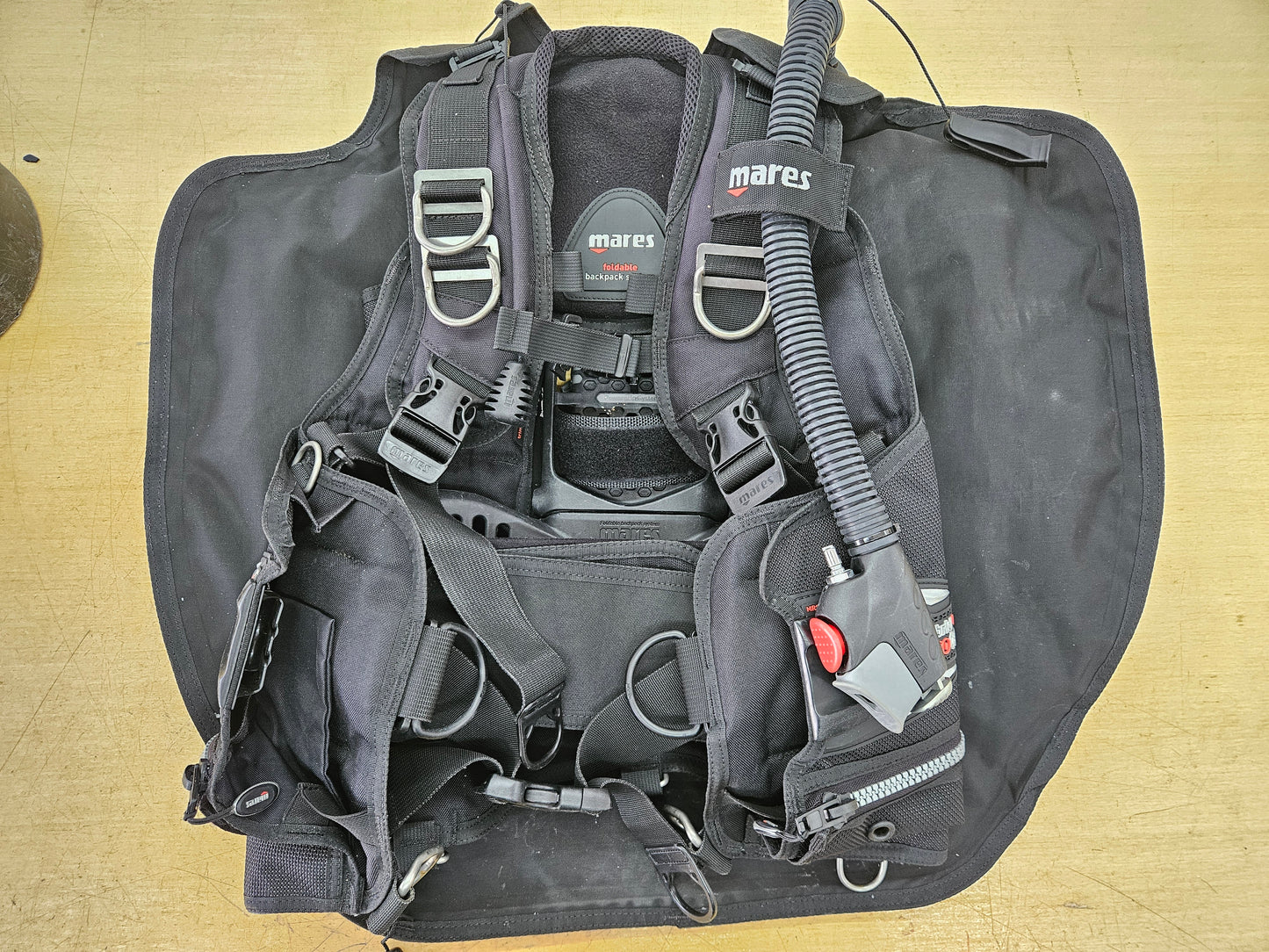 Mares BCD **NEEDS PARTS** (S-XS)