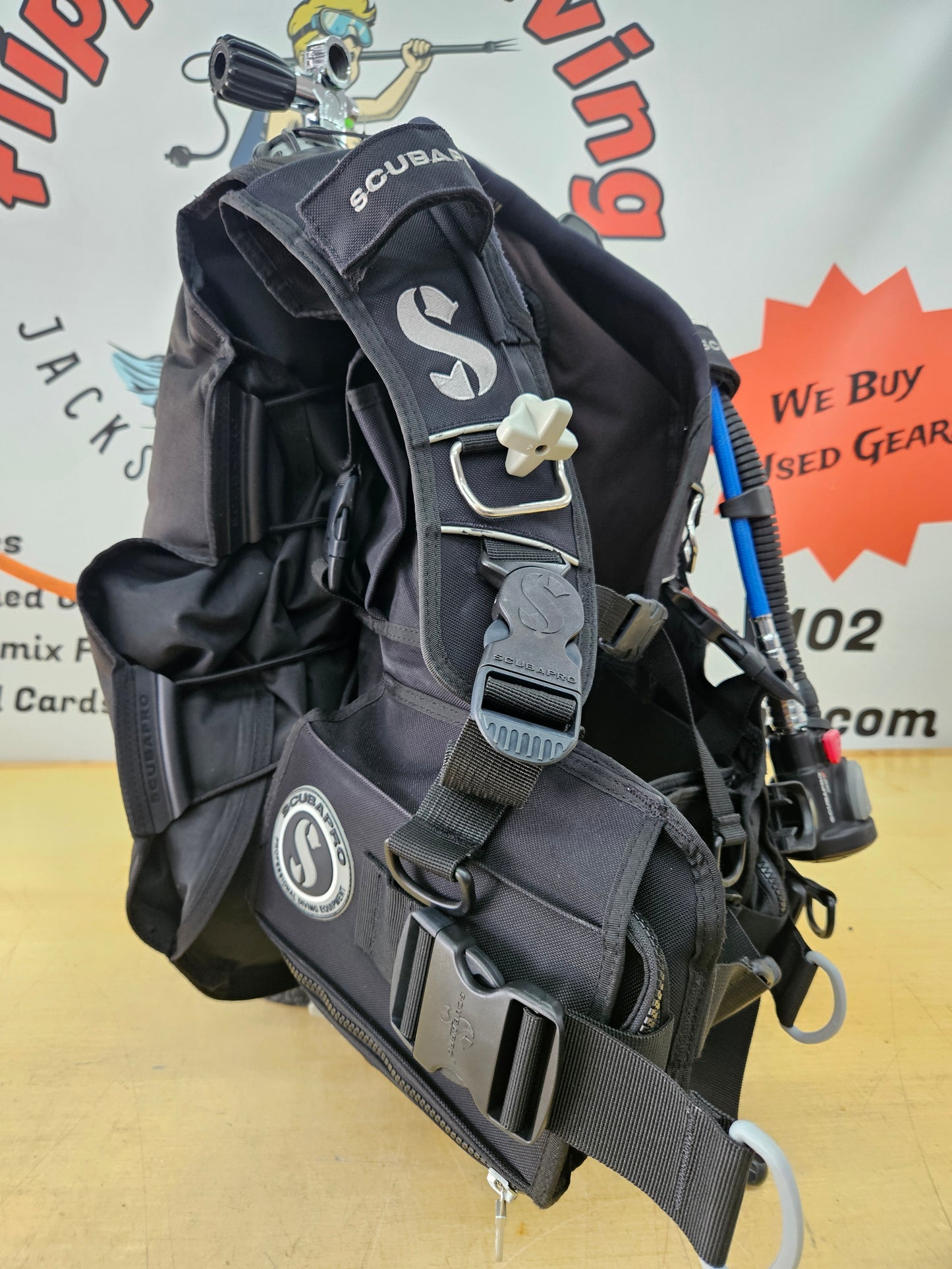 Scubapro Knighthawk BCD (SMALL)