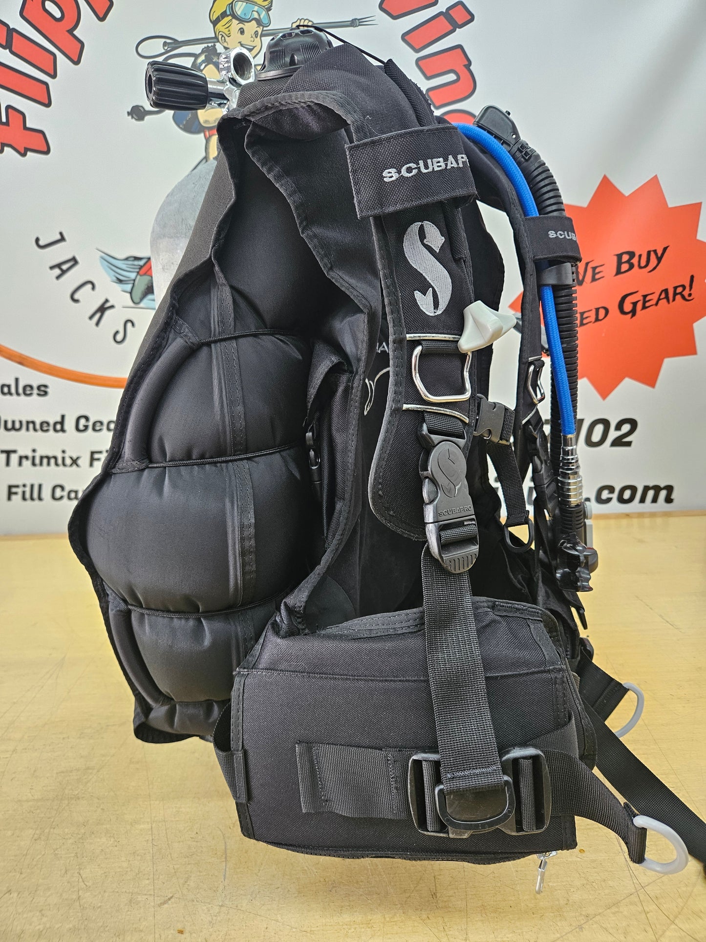 Scubapro Knighthawk BCD w/Air 2 (XL)