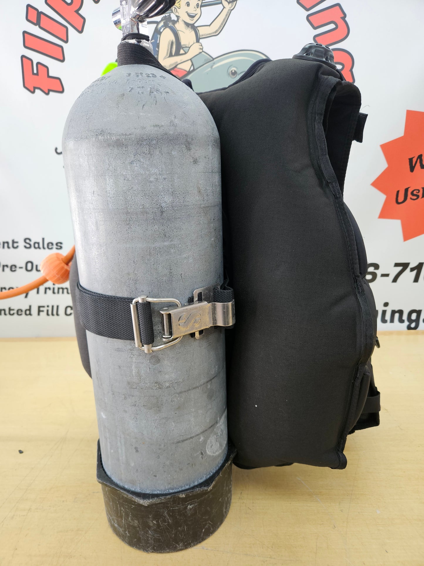 Scubapro Knighthawk BCD w/Air 2 (XL)