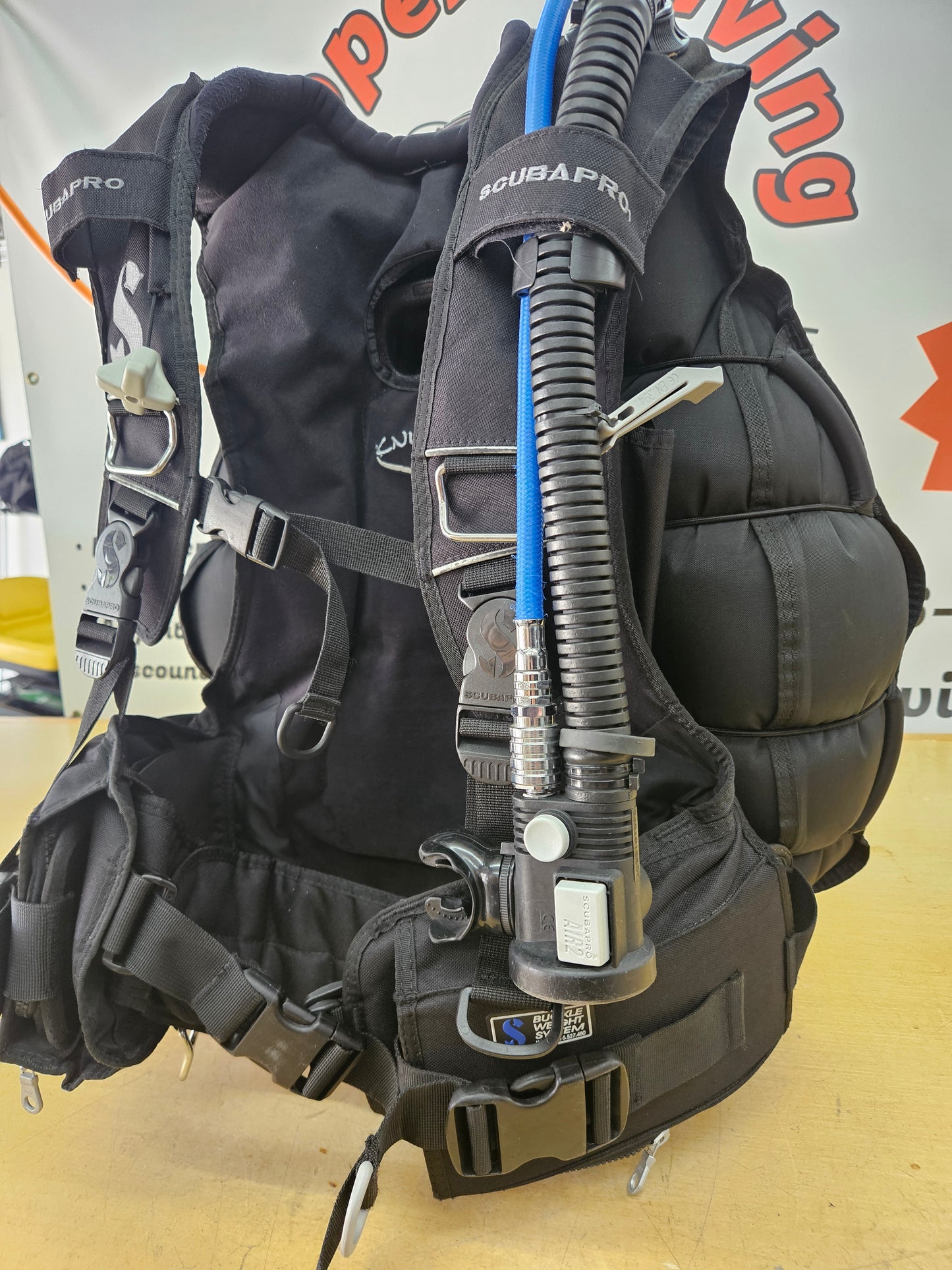 Scubapro Knighthawk BCD w/Air 2 (XL)