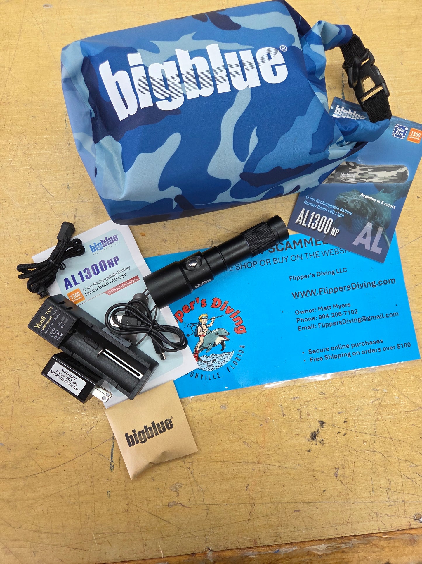 Big Blue AL1300 Dive Light (used)
