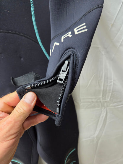 Bare Nixie 5mm Women's Wetsuit (SIZE 8)
