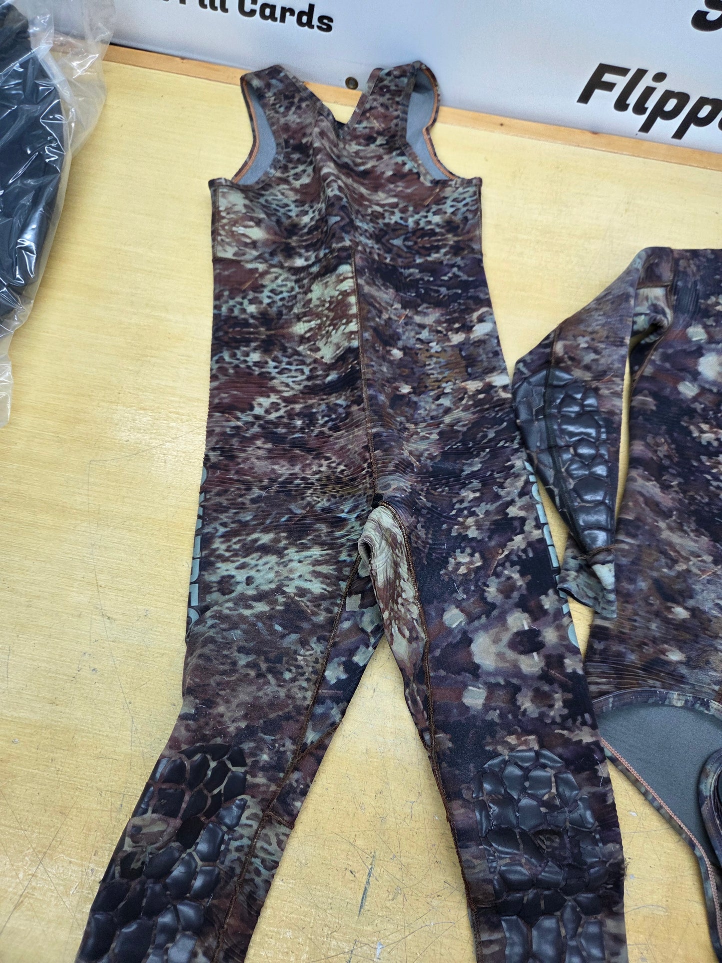 Yazbeck Hamour 7.5mm Free Diver Wetsuit (Medium/Tall)