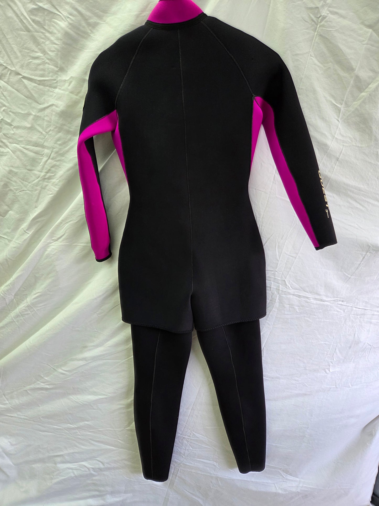 Sea Elite 2-Piece 3mm Wetsuit (Ladies Small)