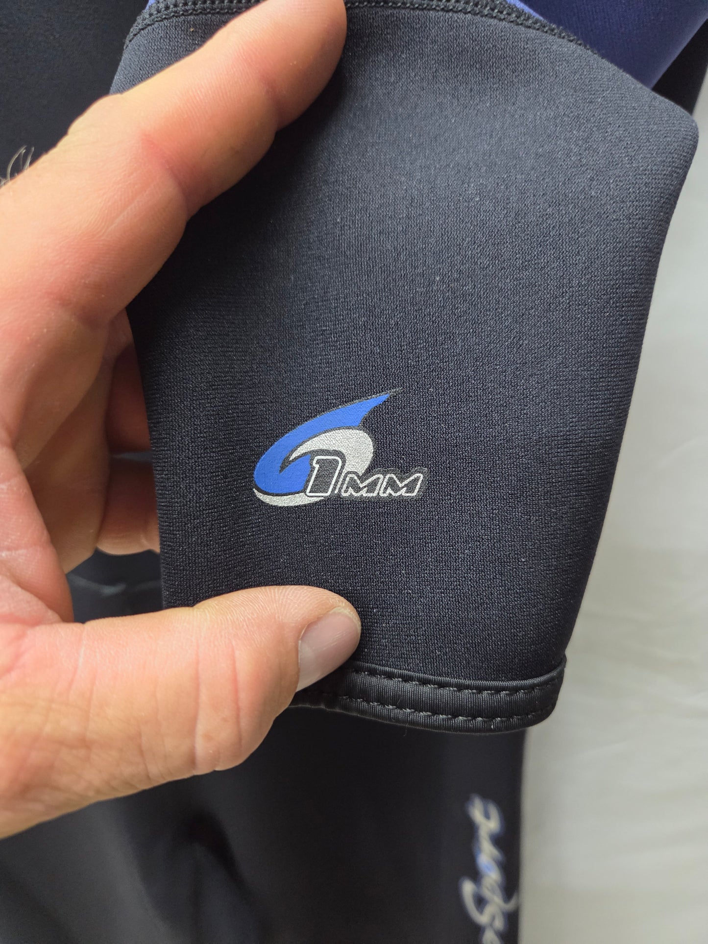 Neosport 1mm Wetsuit (LARGE)
