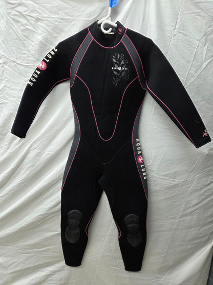 Aqualung 7mm Wetsuit (Ladies Size 8)