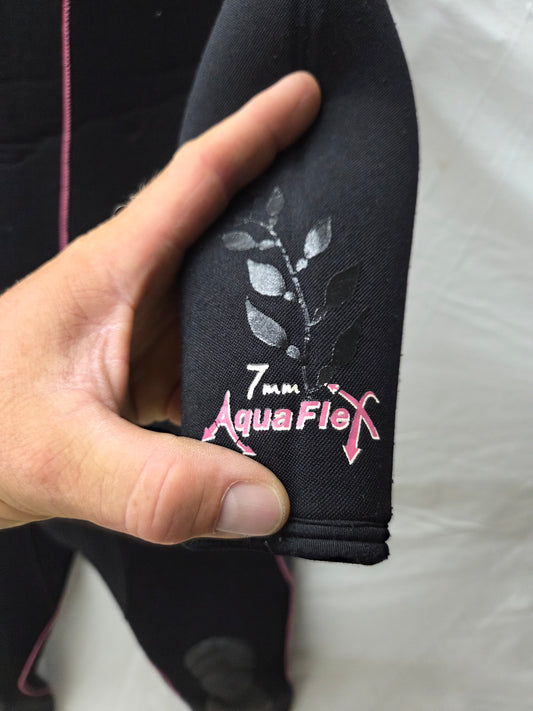 Aqualung 7mm Wetsuit (Ladies Size 8)