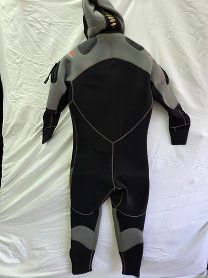 Pinnacle Polar 7/5mm Wetsuit (LARGE SHORT)