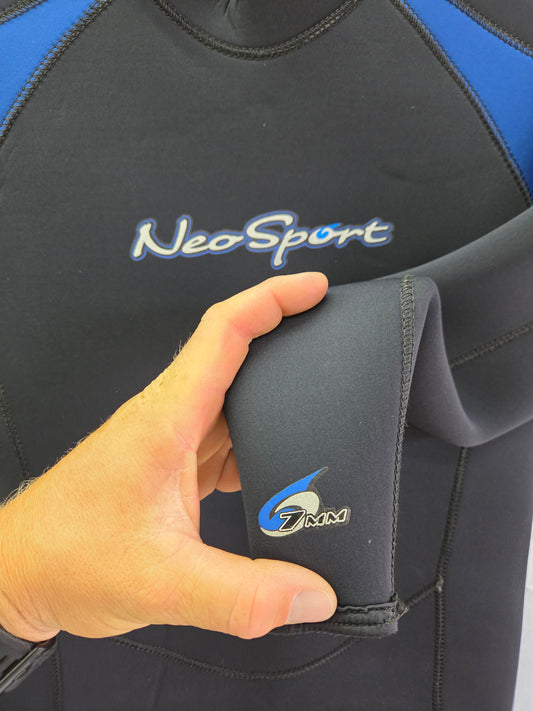 Neosport 7mm Wetsuit (Medium)