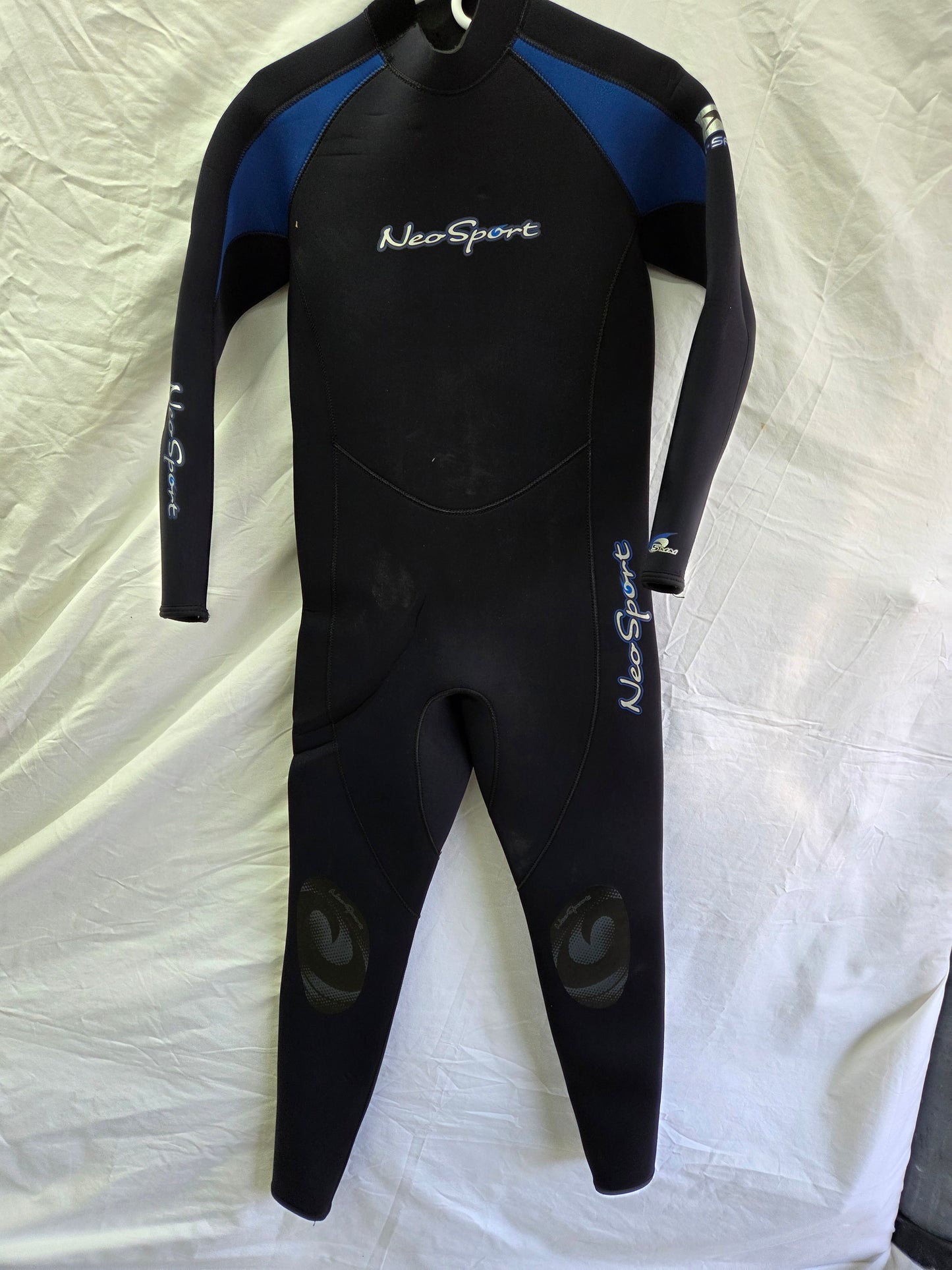Neosport 5mm Wetsuit (MEDIUM)