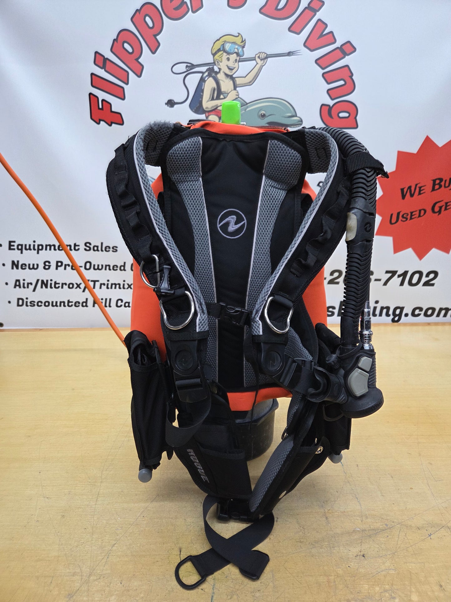 Aqualung Rogue BCD w/Air Source (LARGE)