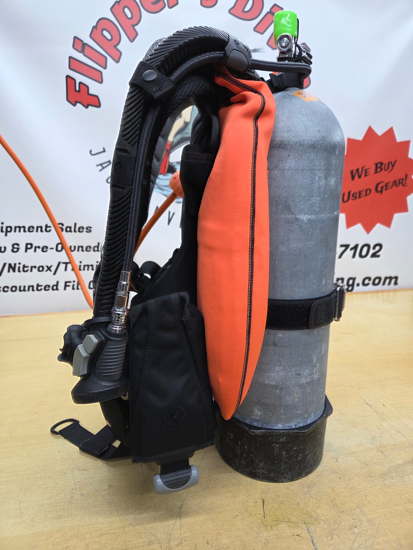 Aqualung Rogue BCD w/Air Source (LARGE)