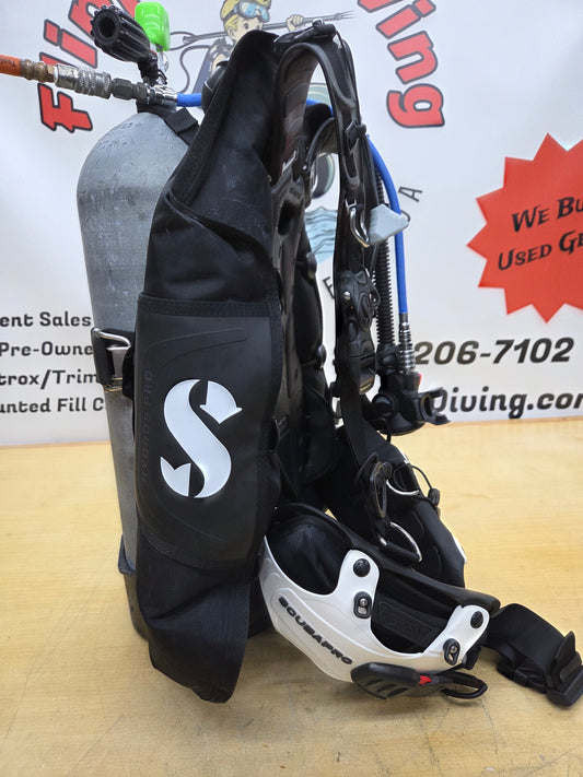 Scubapro Hydros BCD w/Extras! (MEDIUM)