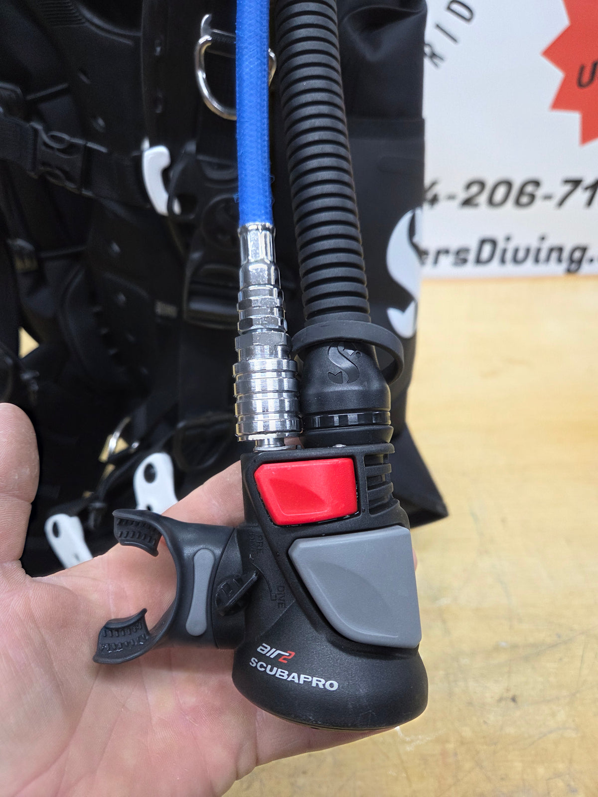 Scubapro Hydros BCD w/Extras! (MEDIUM)