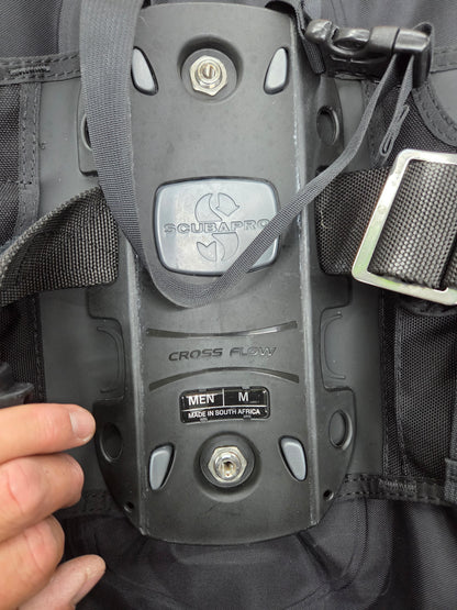 Scubapro Hydros BCD w/Extras! (MEDIUM)