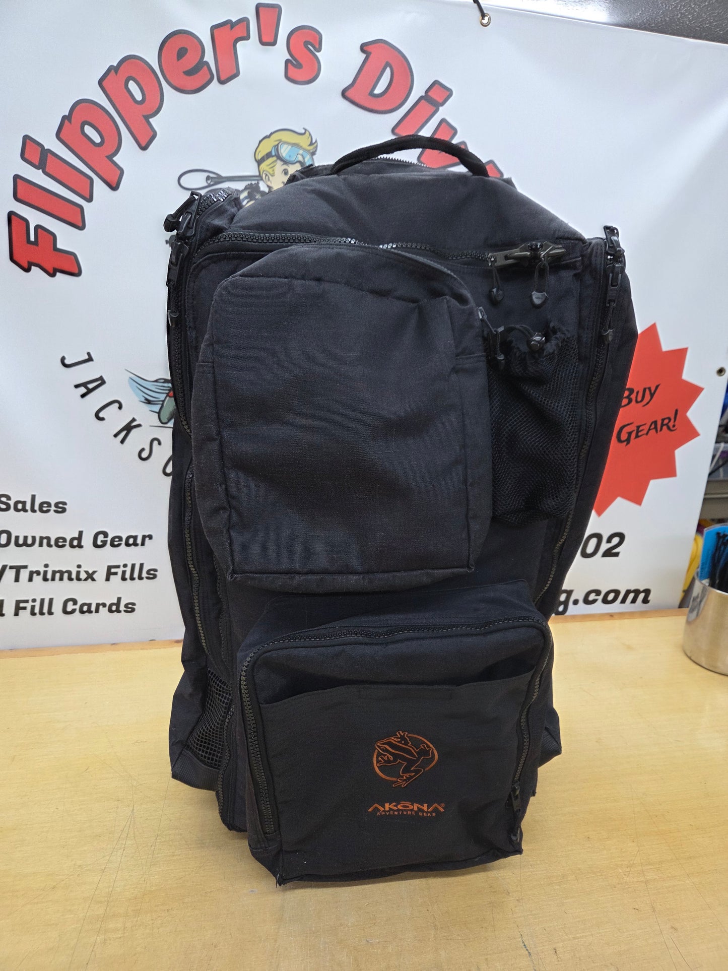 Akona XL Travel Bag/Luggage