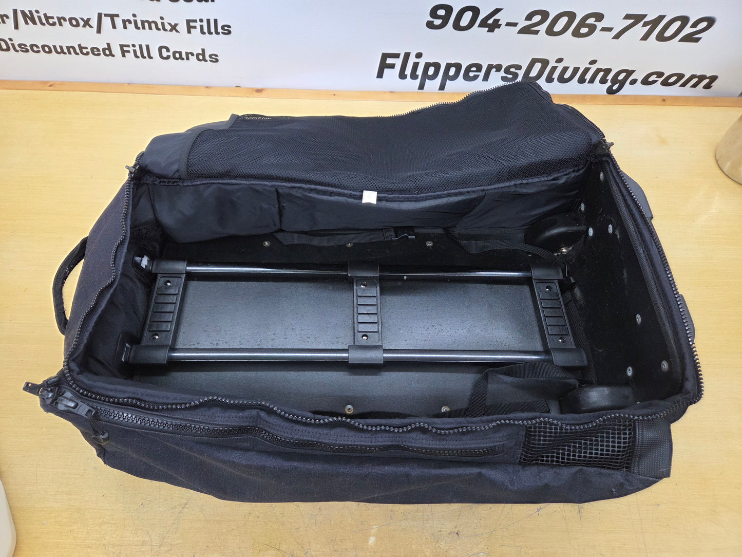Akona XL Travel Bag/Luggage