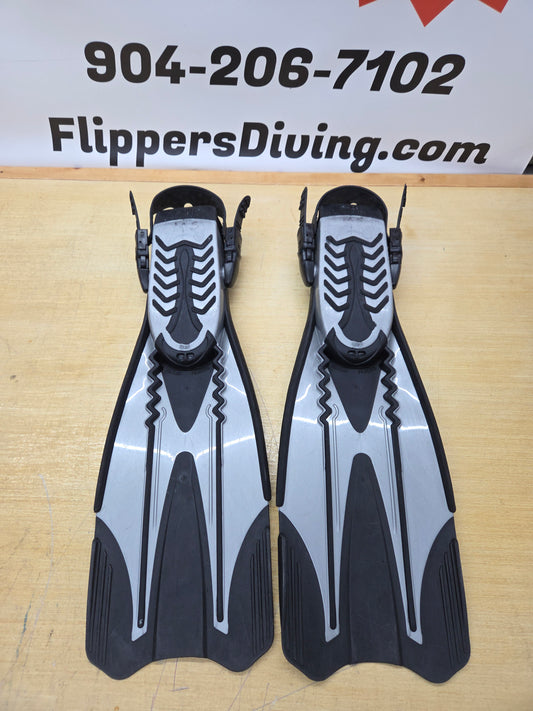 Scubapro "Kinetix" Dive Fins (Small/Medium)