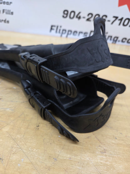 Scubapro "Kinetix" Dive Fins (Small/Medium)
