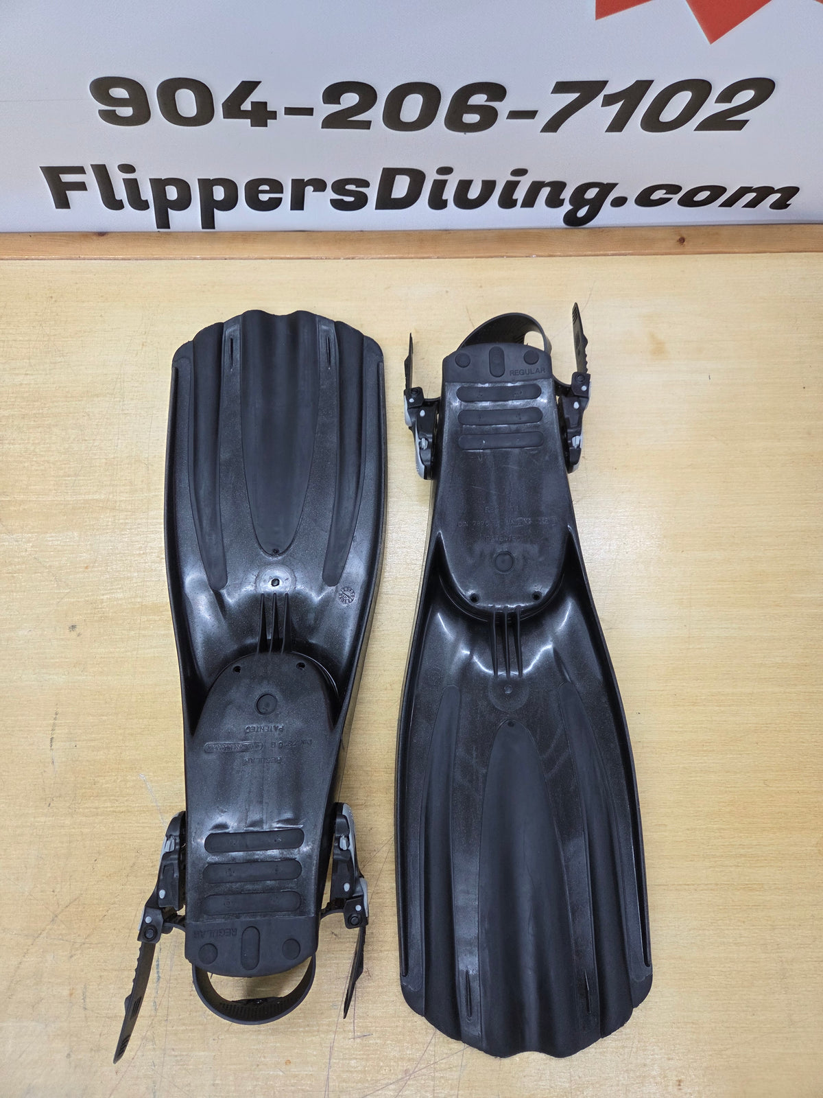 Mares "Super Channel" Dive Fins (LARGE)