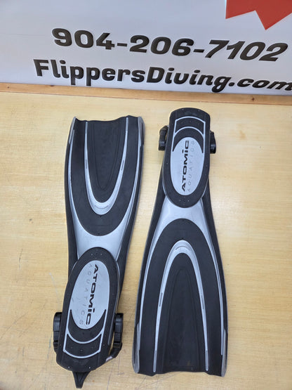 Atomic Dive Fins *DAMAGED* (LARGE)