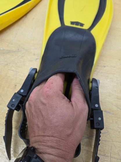 Mares "Plana Avanti" Dive Fins (SMALL)