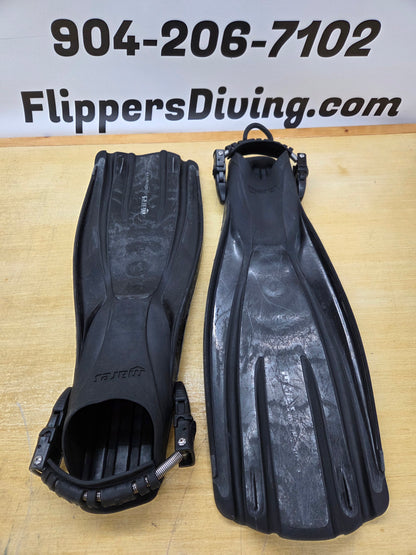 Mares Avanti Quattro + Fins (SMALL)