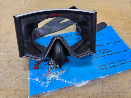 Dacor Vintage Dive Mask (M63)