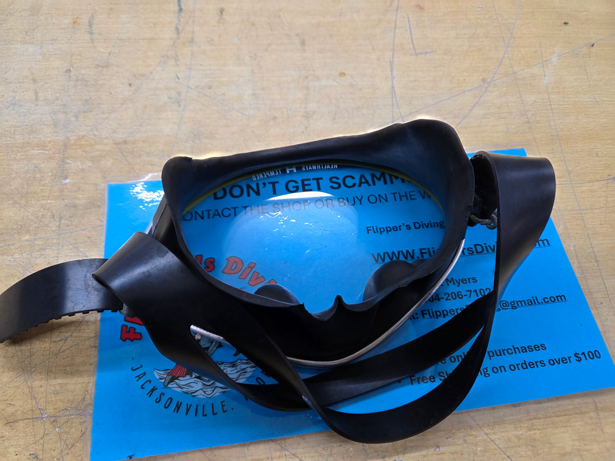 Healthways "Equalizer" Vintage Dive Mask (M66)
