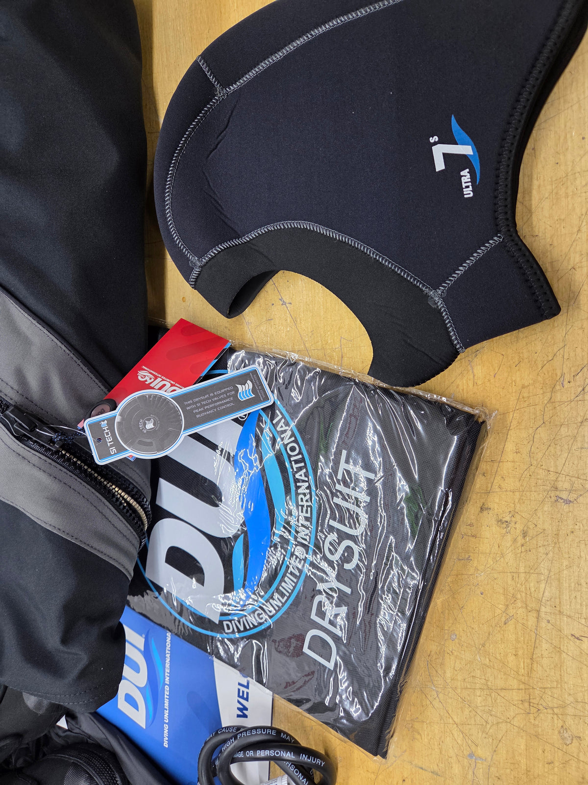 DUI FLX Extreme Drysuit Package *NEW!!* (XL)