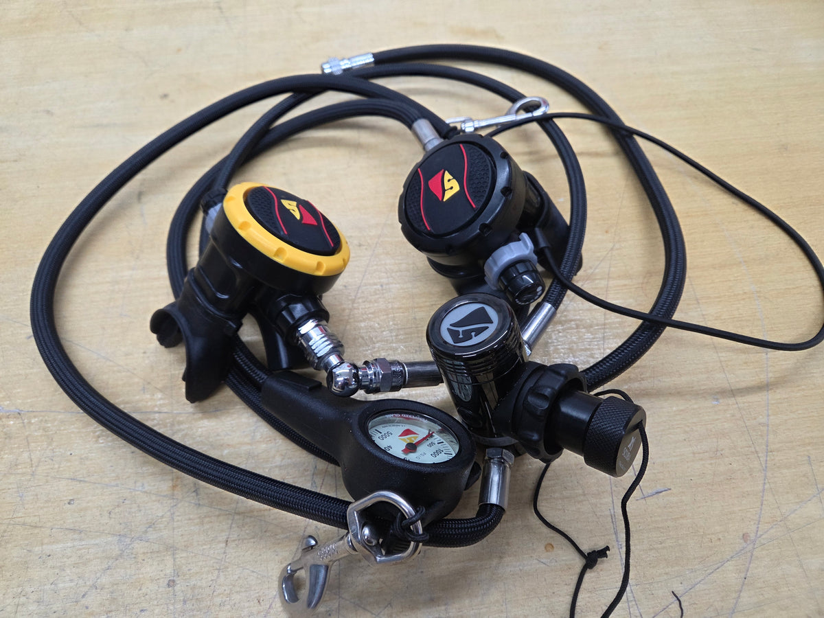 Dive Rite XT1/XT2 Regulator Package (Pre-Owned)