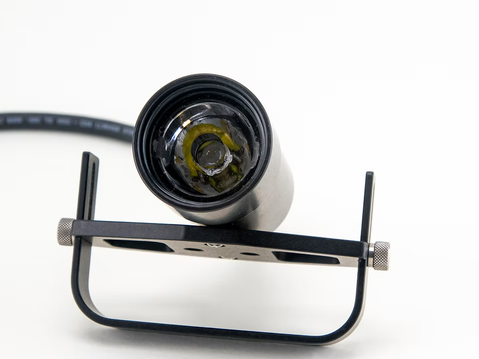 Luz LED de bote con foco variable de 32 W de Light Monkey