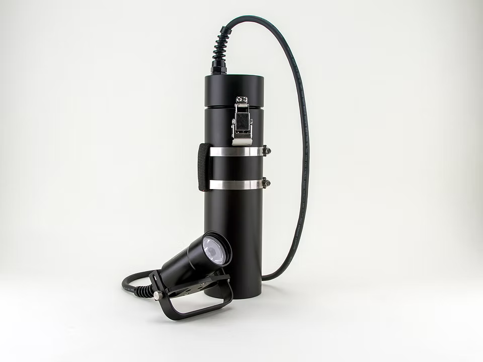 Luz LED de bote con foco variable de 32 W de Light Monkey