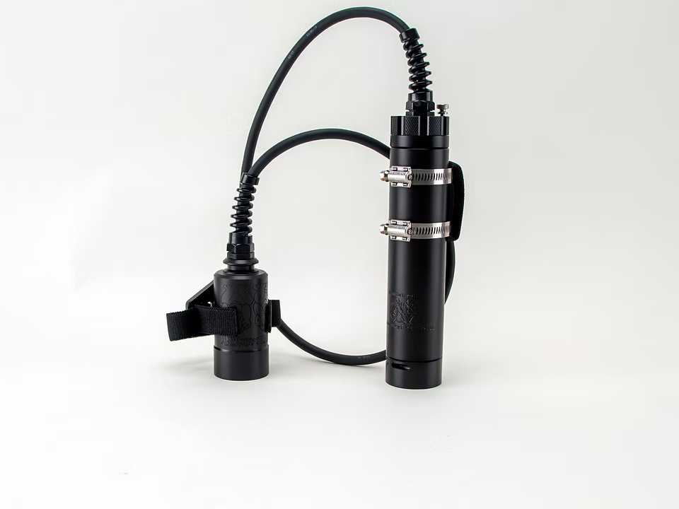 Luz LED de bote con foco variable de 32 W de Light Monkey