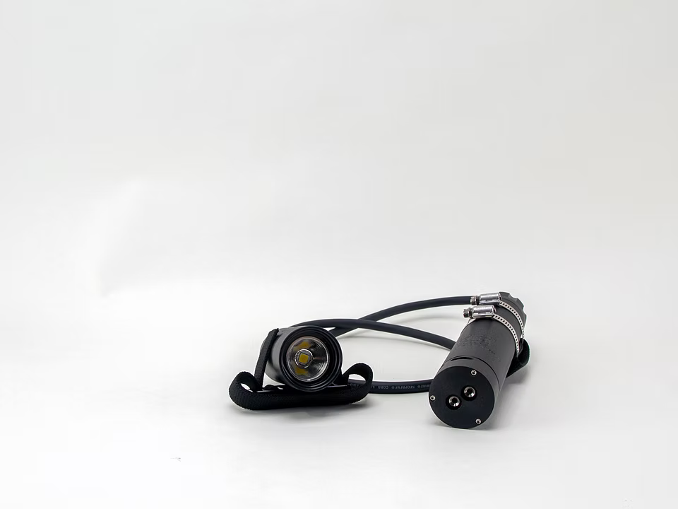 Luz LED de bote con foco variable de 32 W de Light Monkey