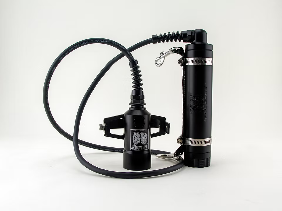 Luz LED de bote con foco variable de 32 W de Light Monkey