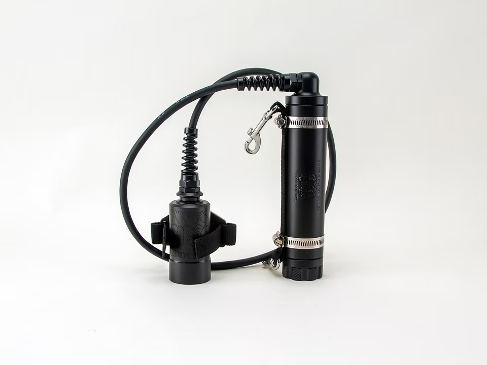 Luz LED de bote con foco variable de 32 W de Light Monkey