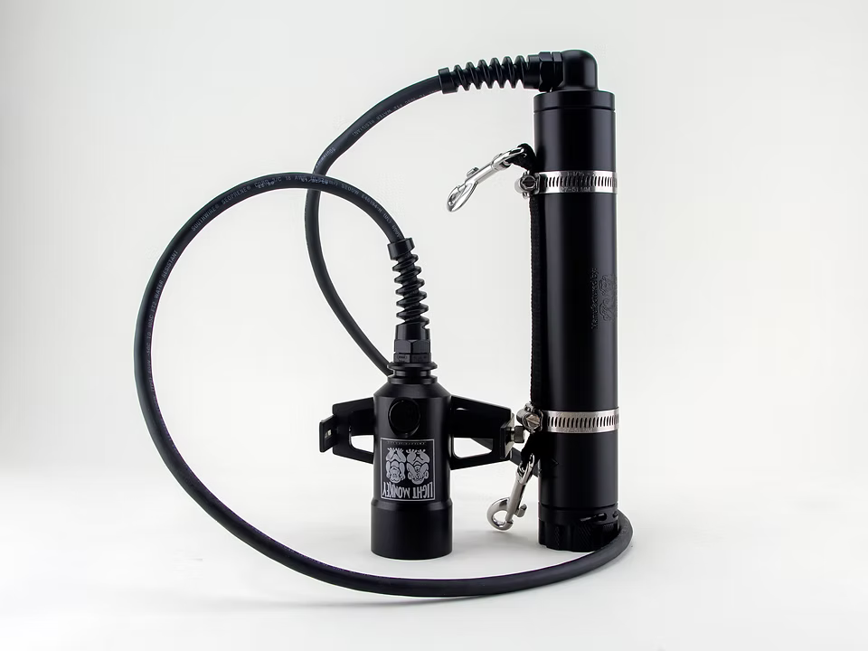 Luz LED de bote con foco variable de 32 W de Light Monkey