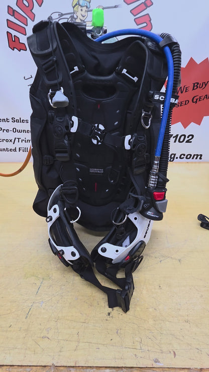 Scubapro Hydros BCD w/Extras! (MEDIUM)