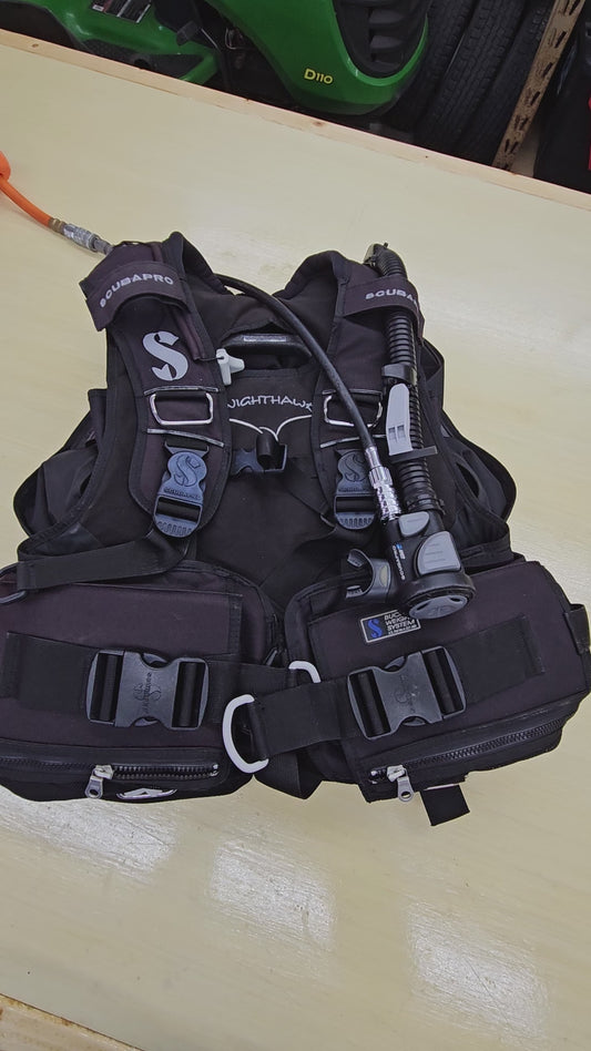 Scubapro Nighthawk BCD w/Air 2! (XL)